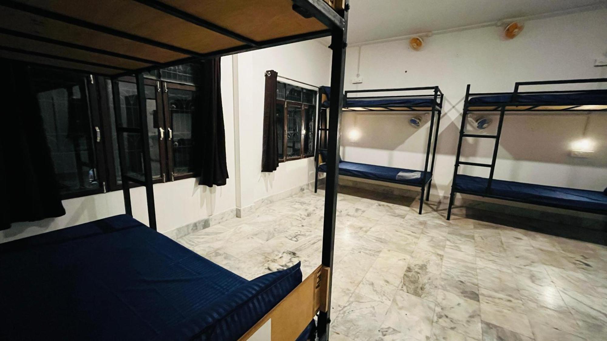 El Profesor Varanasi Bagian luar foto